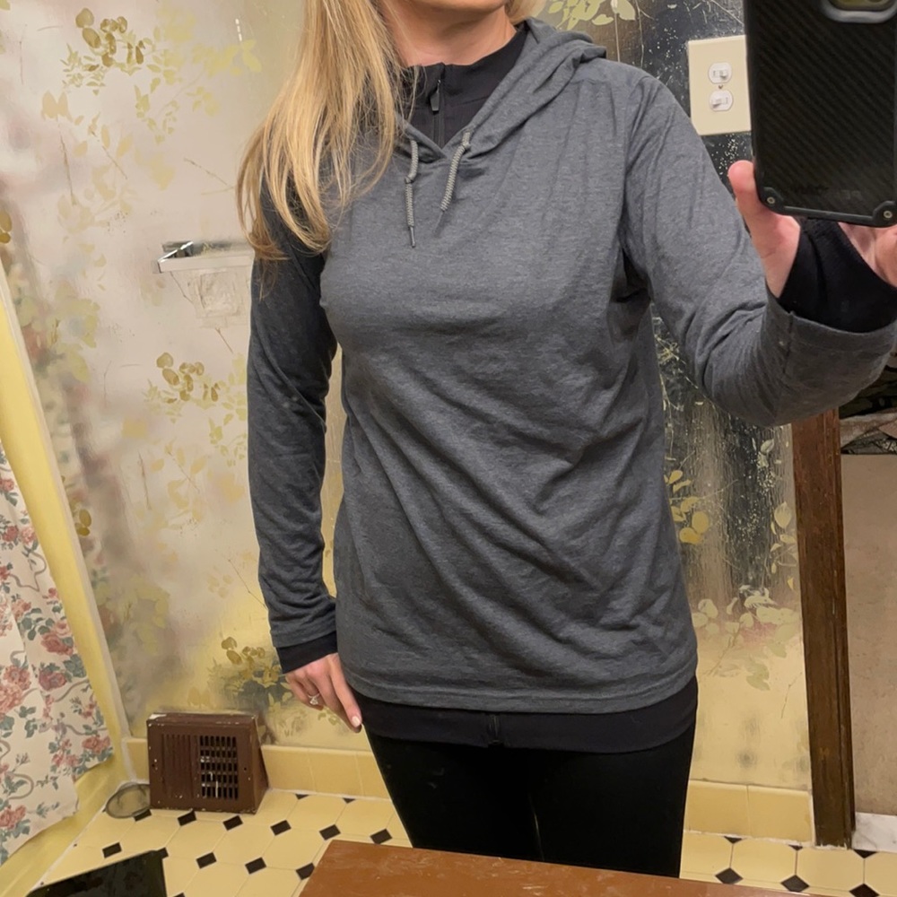 Gildan gray thin hoodie